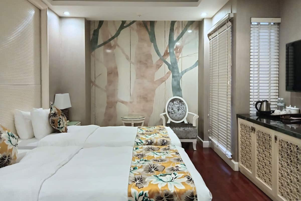Executive Twin Room | 1 bedroom, premium bedding, minibar, in-room safe