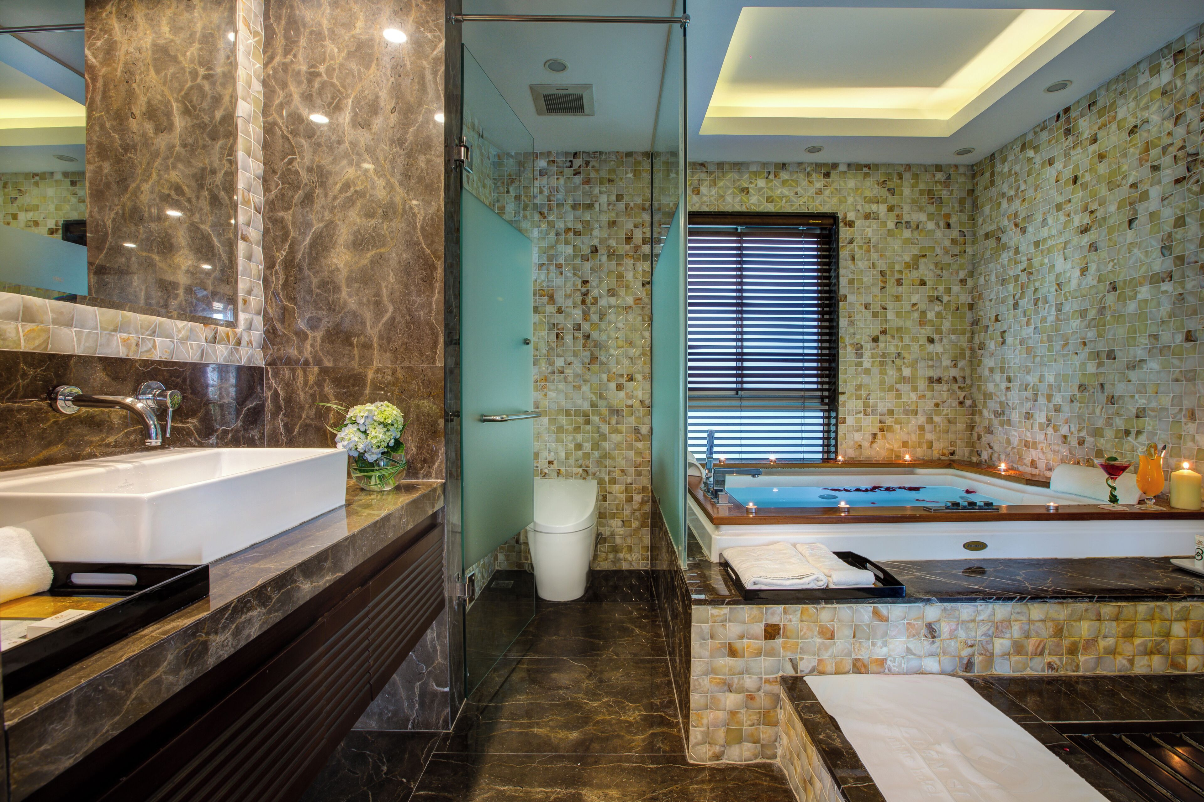 presidential suite | bathroom | deep-soaking bathtub, free toiletries, hair dryer, bathrobes
