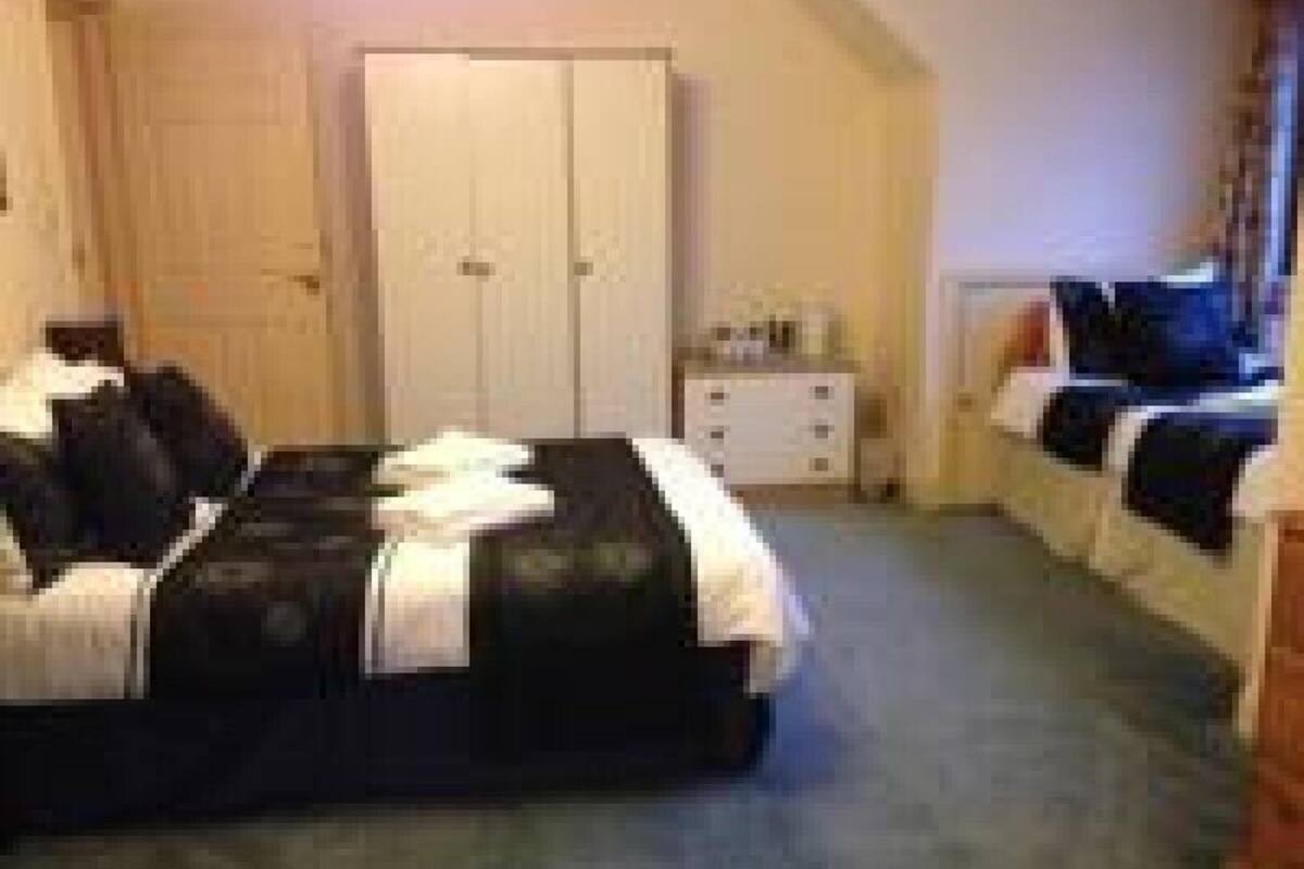 Dreibettzimmer, mit Bad (Bath only)