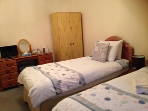 Zweibettzimmer, mit Bad
