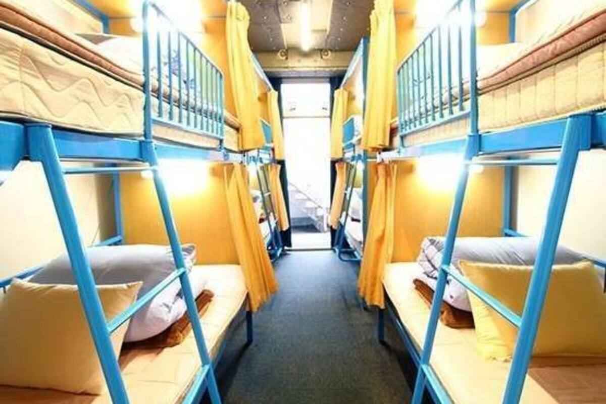 Cortinas blackout, tabla de planchar con plancha y wifi gratis