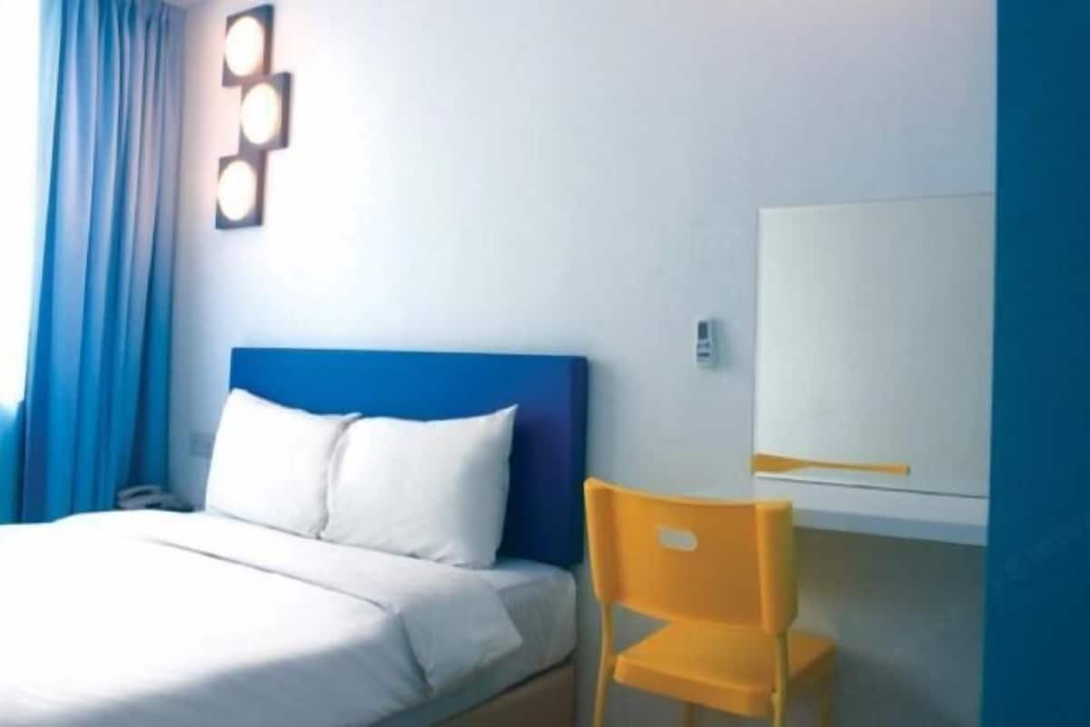 In-room safe, rollaway beds, free WiFi