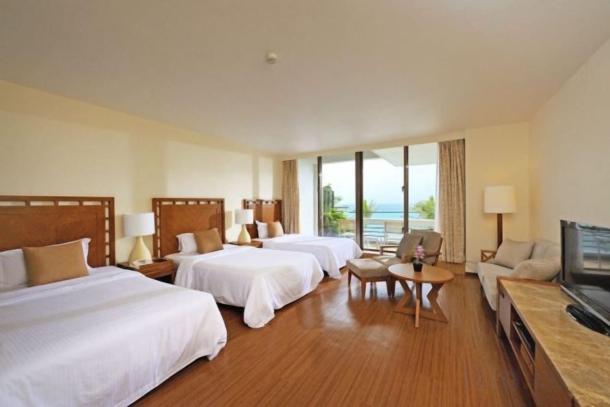 In-room safe, free WiFi, bed sheets