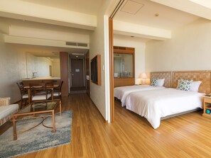 Rom – club, flere senger, ikke-røyk, havutsikt (Stacking Bed for 3+ guests) | Safe på rommet, wi-fi (inkludert) og sengetøy