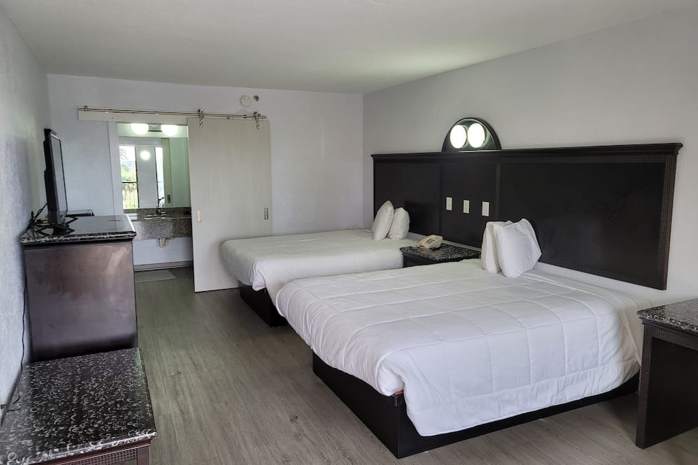 Fairway Inn