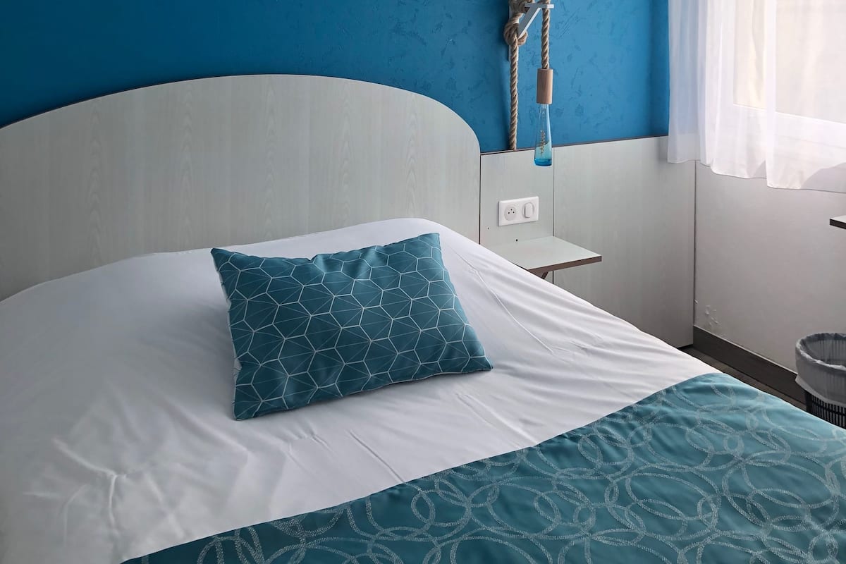 Comfort Double Room, 1 Bedroom, Non Smoking, Courtyard View | 1 bedroom, Select Comfort beds, individually furnished, desk