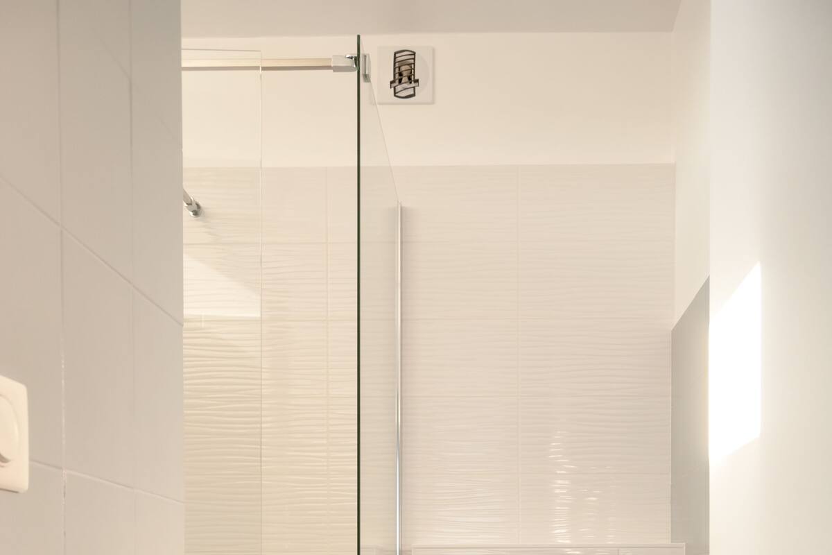 comfort double room, 1 bedroom, non smoking, courtyard view | bathroom | shower, rainfall showerhead, free toiletries, hair dryer