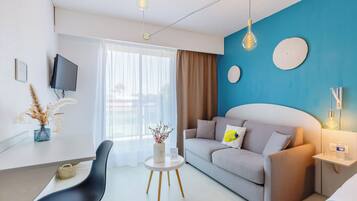 Signature kamer | Select Comfort-bedden, individueel gemeubileerd, een bureau