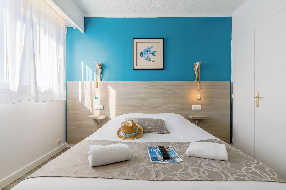ห้องคอมฟอร์ทดับเบิ ล, ปลอดบุหรี่, วิวสวนหย่อม | เตียง Select Comfort, โต๊ะทำงาน, พื้นที่ทำงานแบบใช้แล็ปท็อป