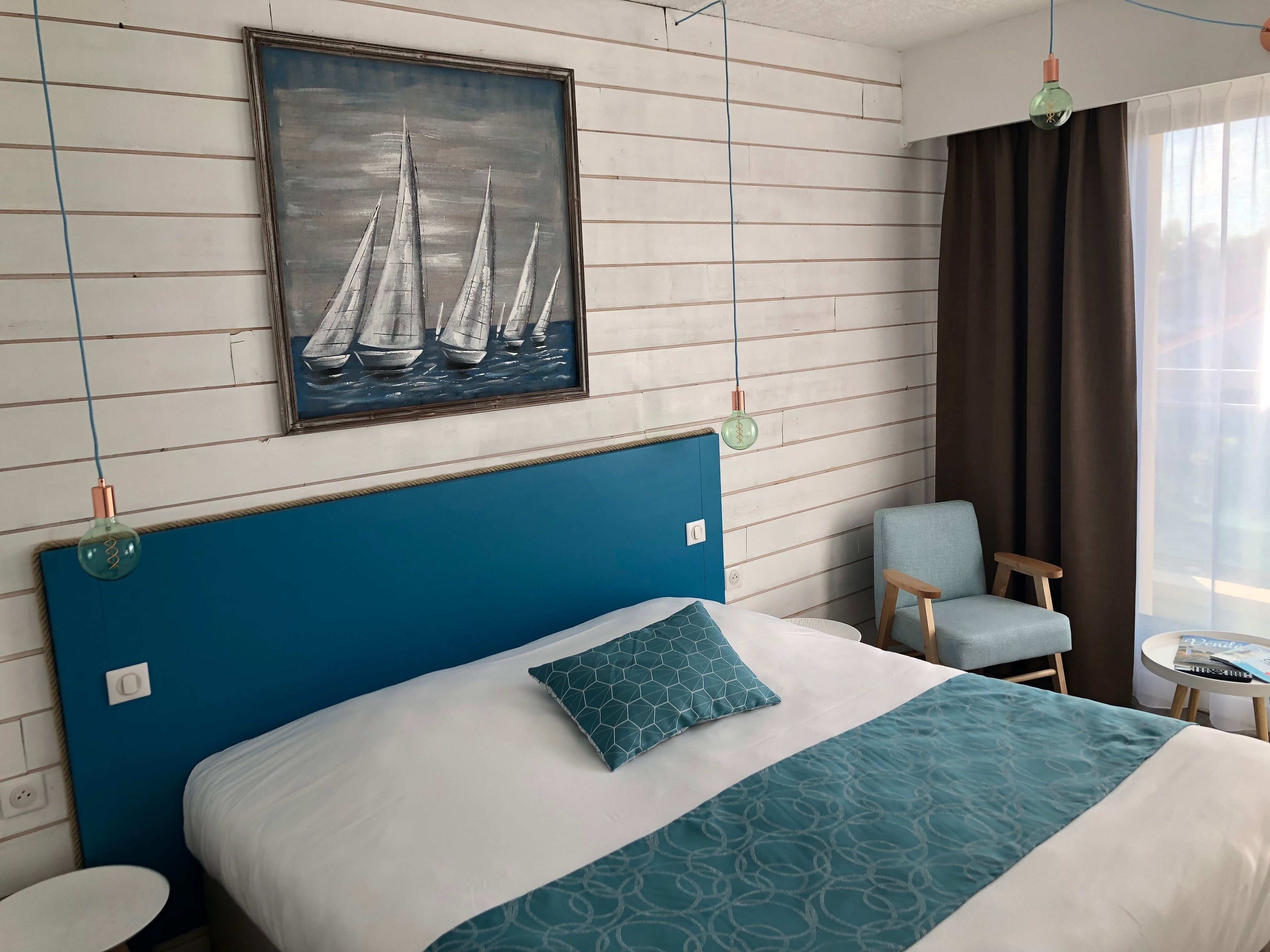 superior double room, 1 queen bed, non smoking, balcony | 1 bedroom, select comfort beds, individually furnished, desk