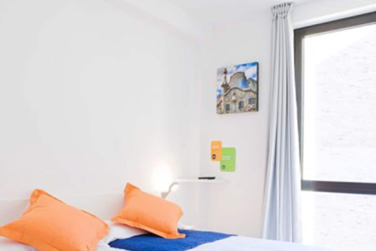 Soundproofing, WiFi (free)