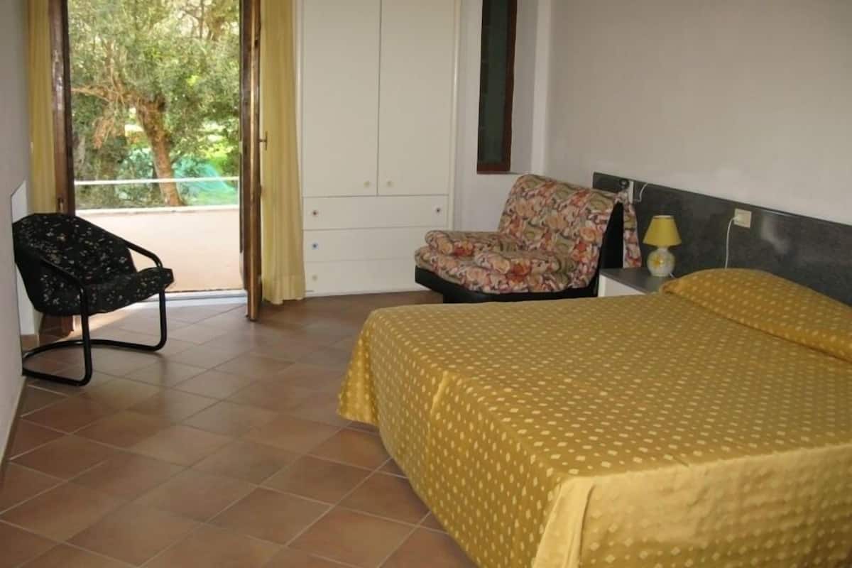 apartment, 2 bedrooms | minibar, in-room safe, desk, cots/infant beds