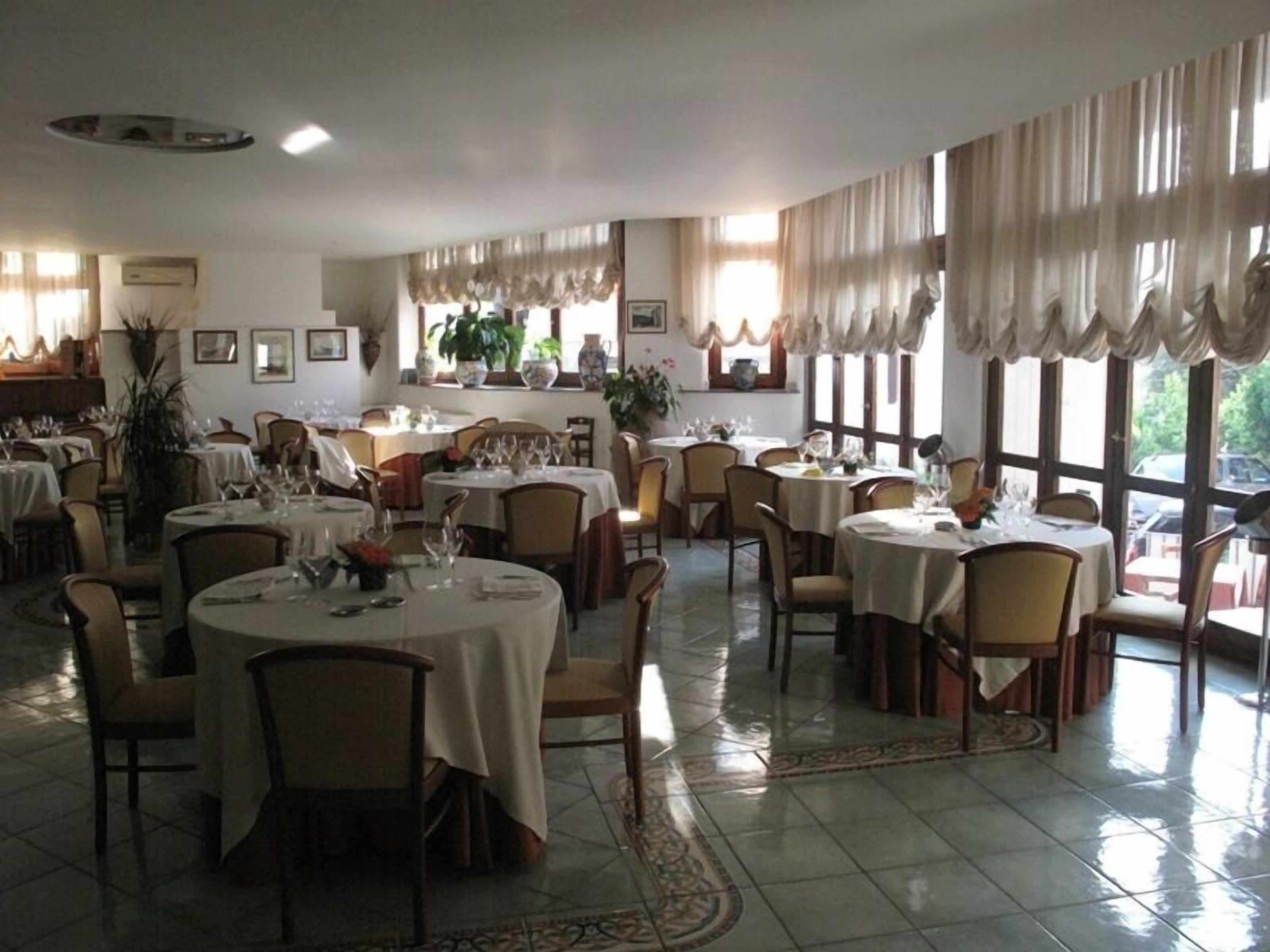 restaurant
