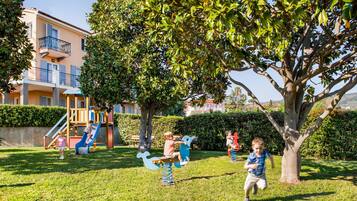 Außen-Kinderspielplatz
