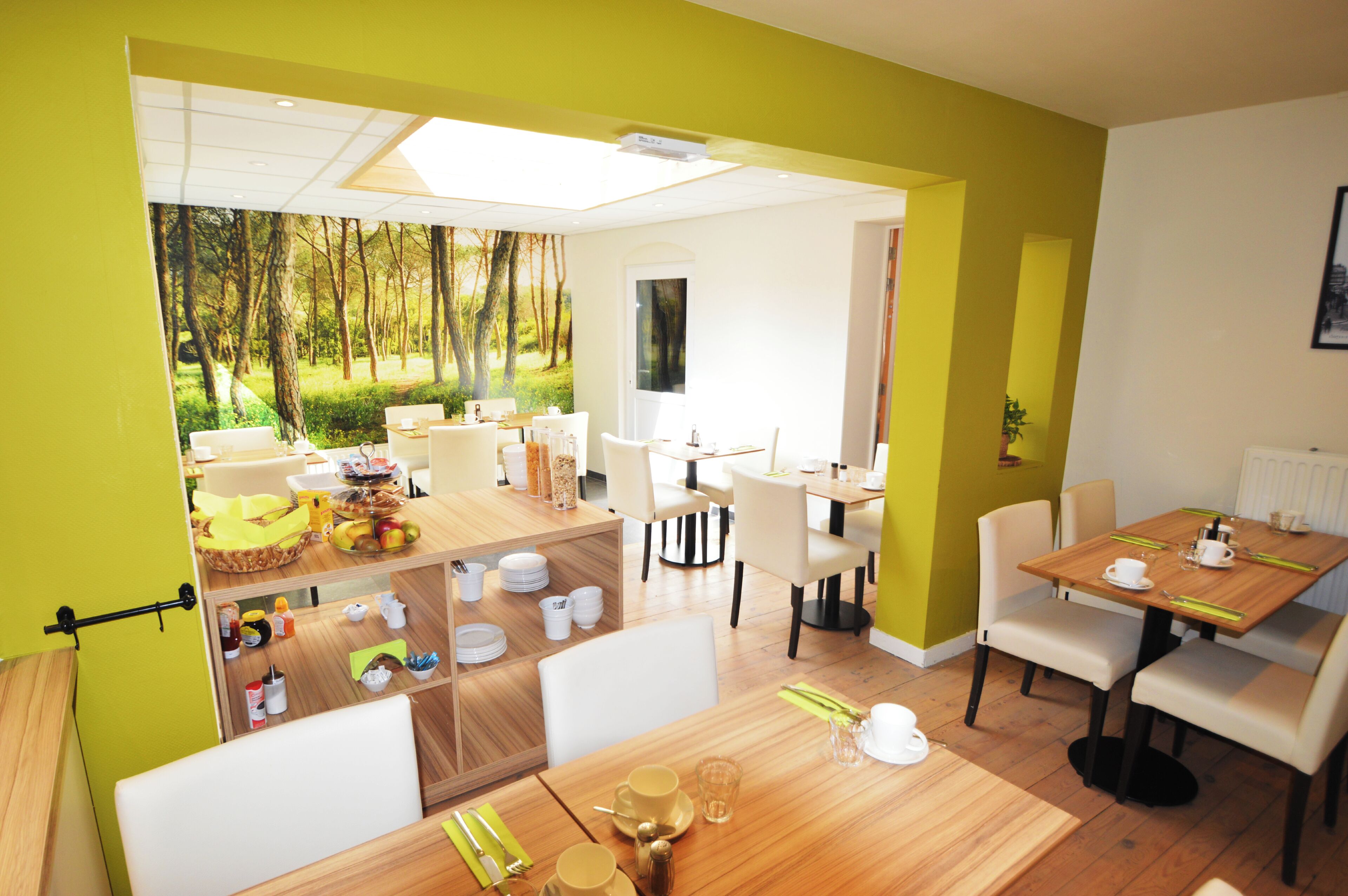 Free daily continental breakfast 