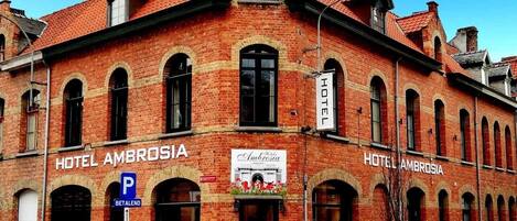 Fachada de la propiedad