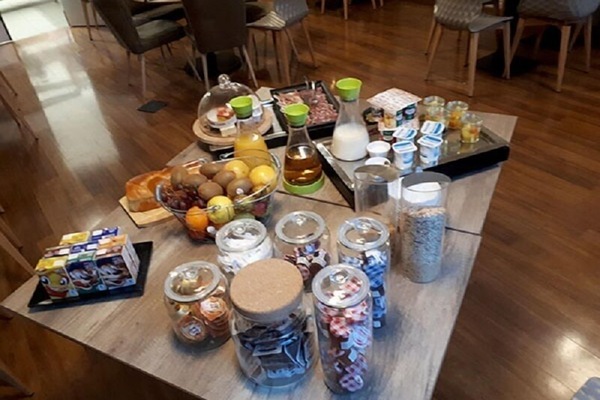 Continental breakfast for a fee on weekends