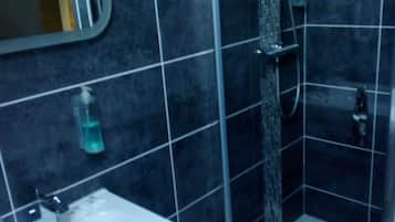 Regadera, regadera tipo lluvia, amenidades de baño gratuitas