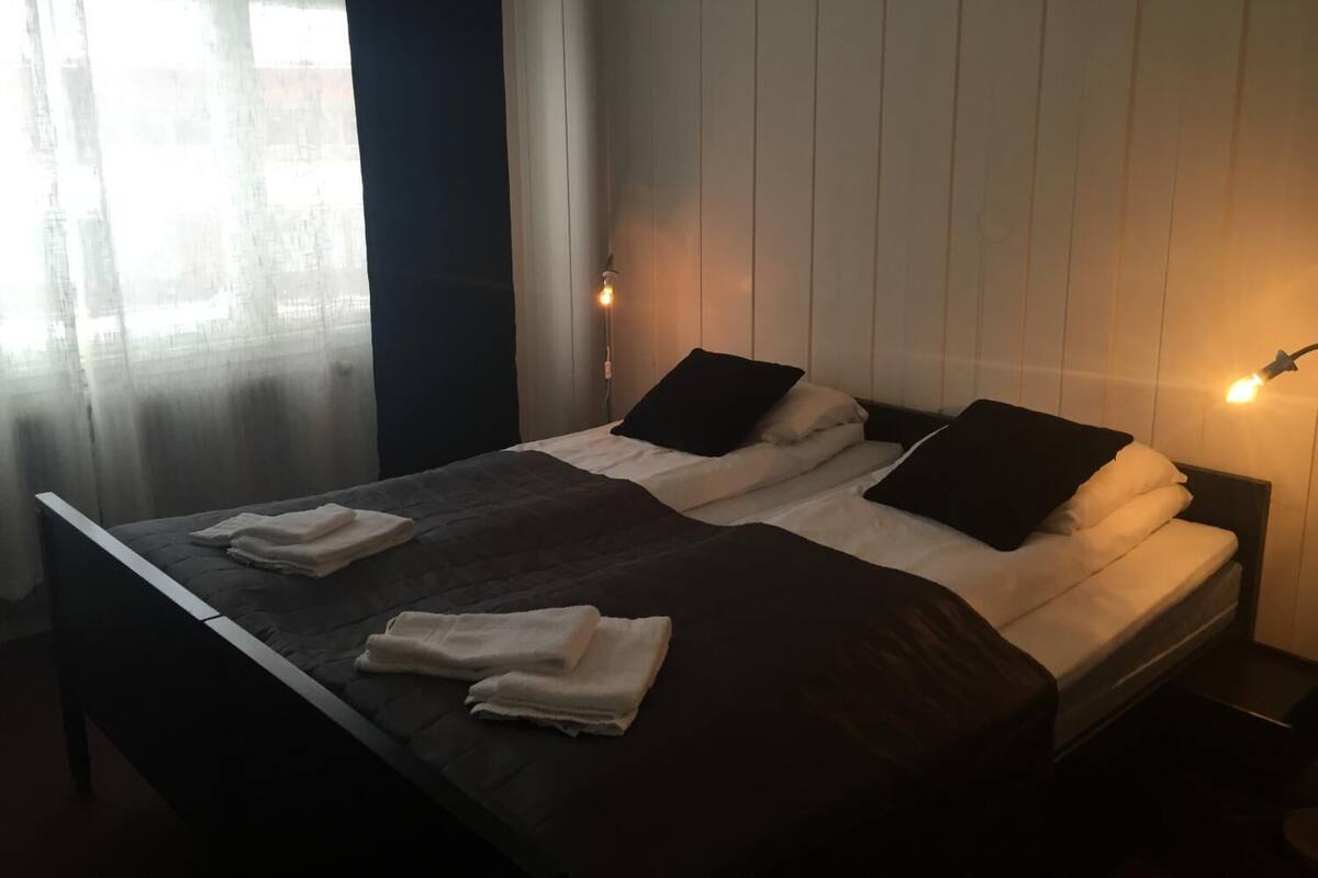 Classic Double Room, Private Bathroom | Pillowtop beds, desk, iron/ironing board, WiFi (free)