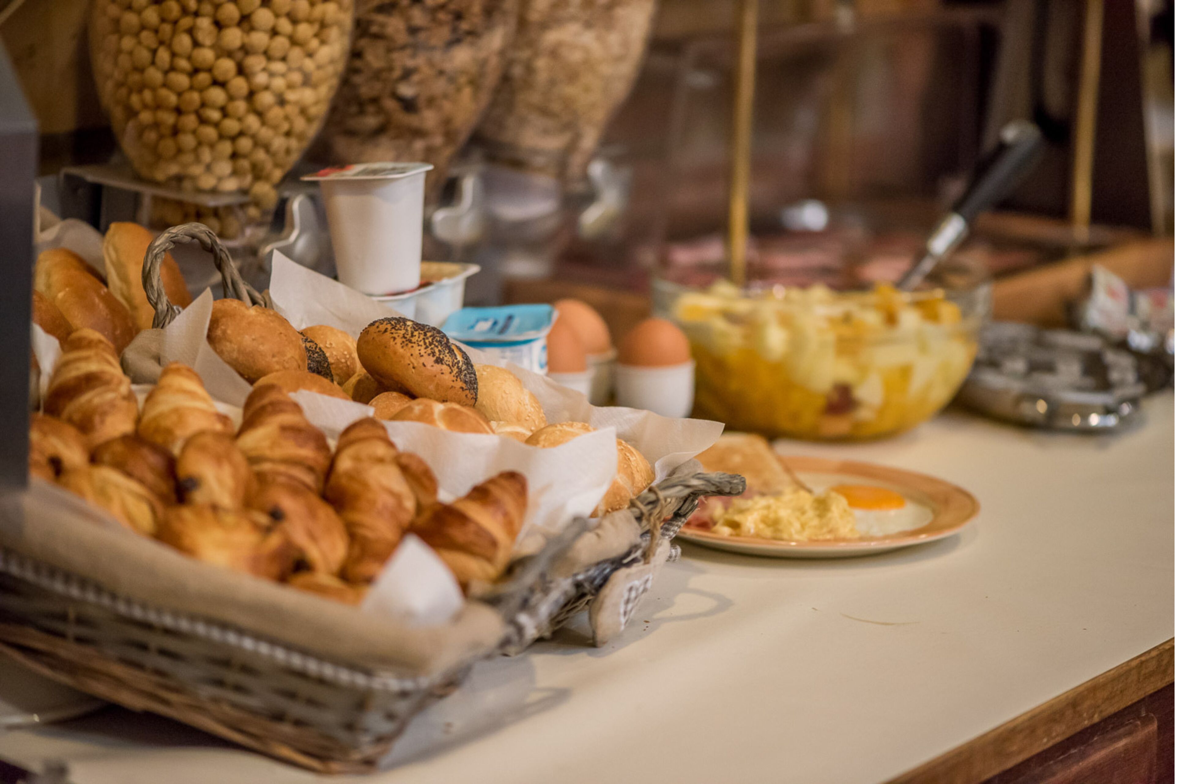 daily buffet breakfast (eur 16 per person)