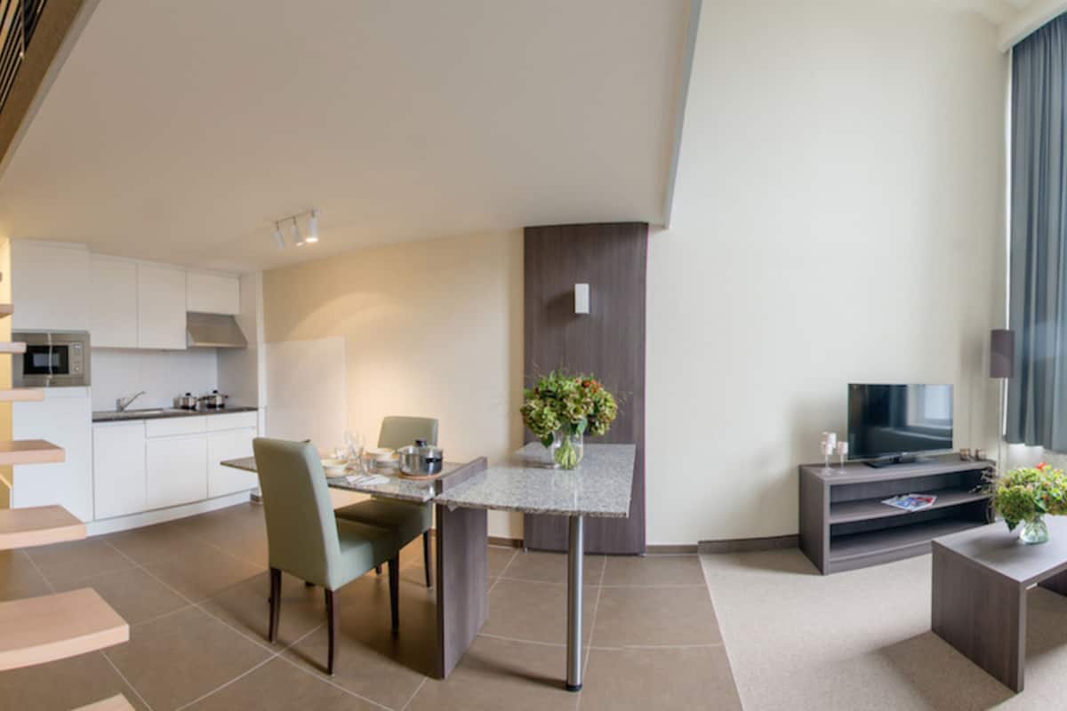 Dúplex superior, 3 camas individuales (Duplex) | 1 dormitorio, ropa de cama de alta calidad, decoración individual