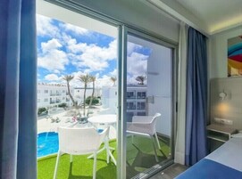 Surfing Dreams | Balcony