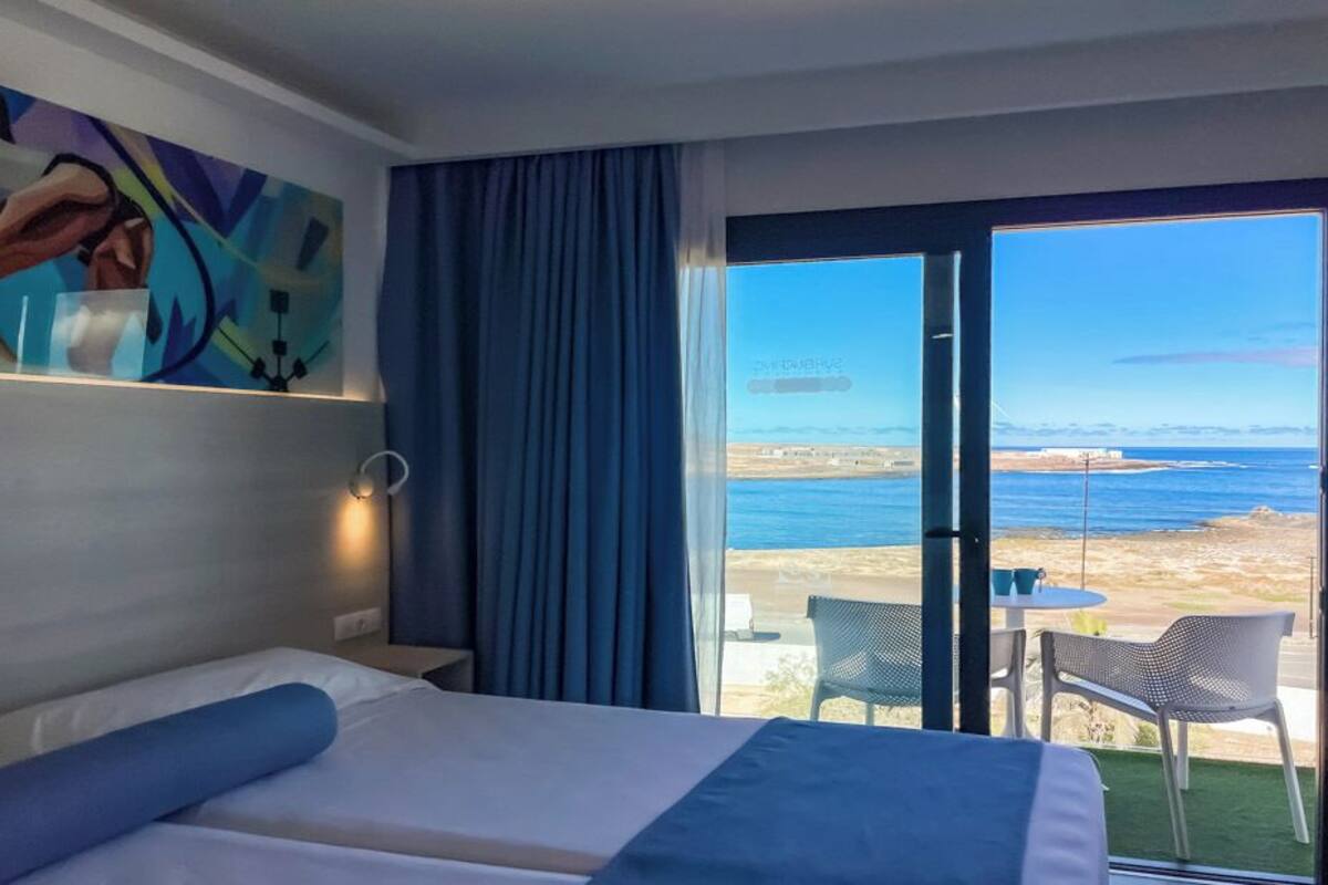 surfing dreams, sea view | 1 bedroom, in-room safe, blackout curtains, free wifi