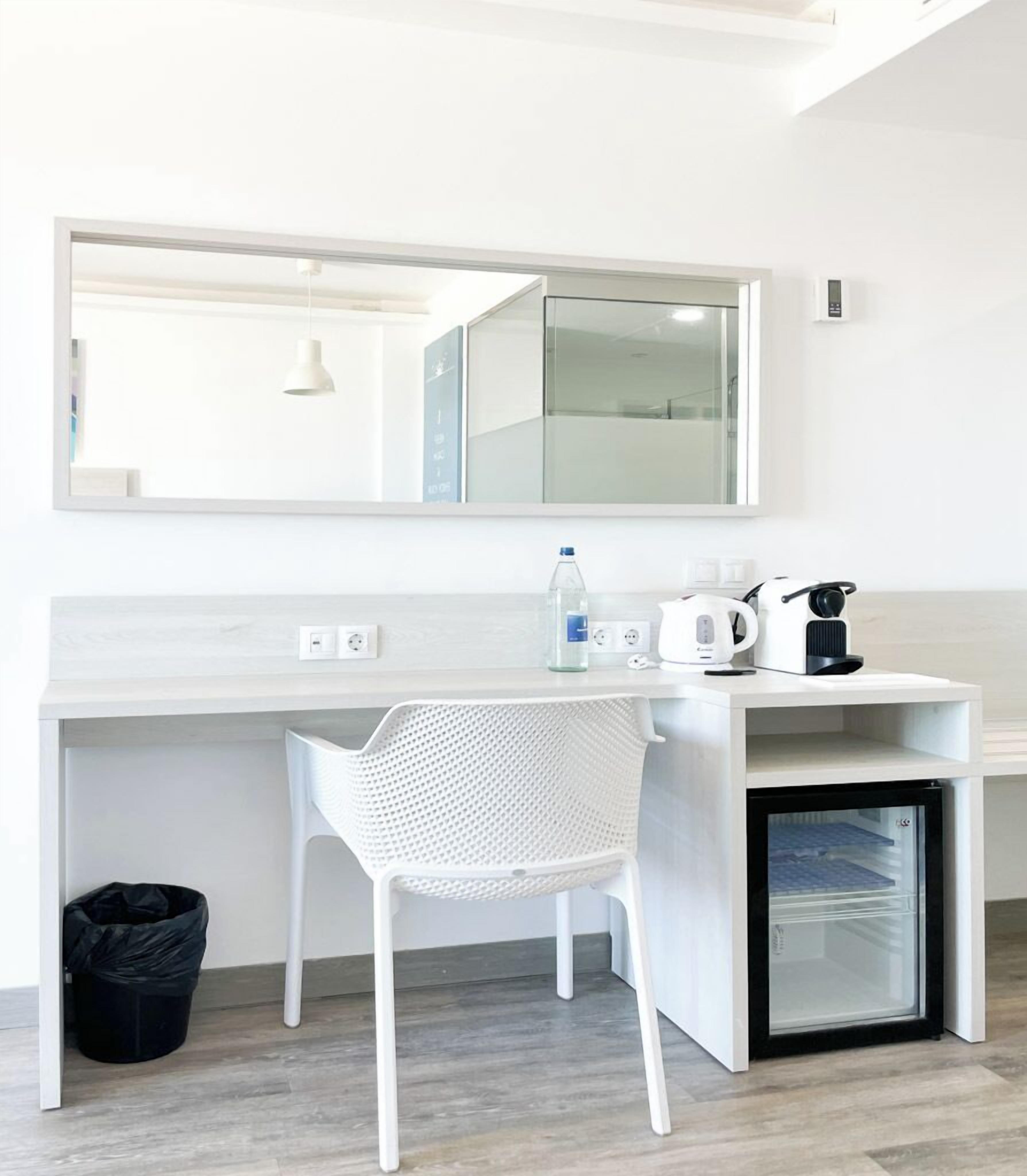 surfing dreams, sea view | living area