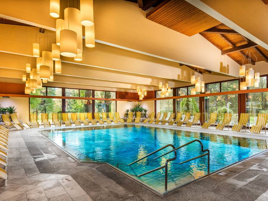 Indoor pool, pool loungers