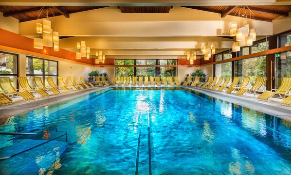 Indoor pool, pool loungers