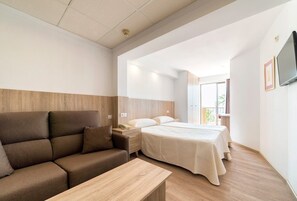 Desk, cots/infant beds, free WiFi, bed sheets - Hotel Montemar Benidorm (Benidorm)