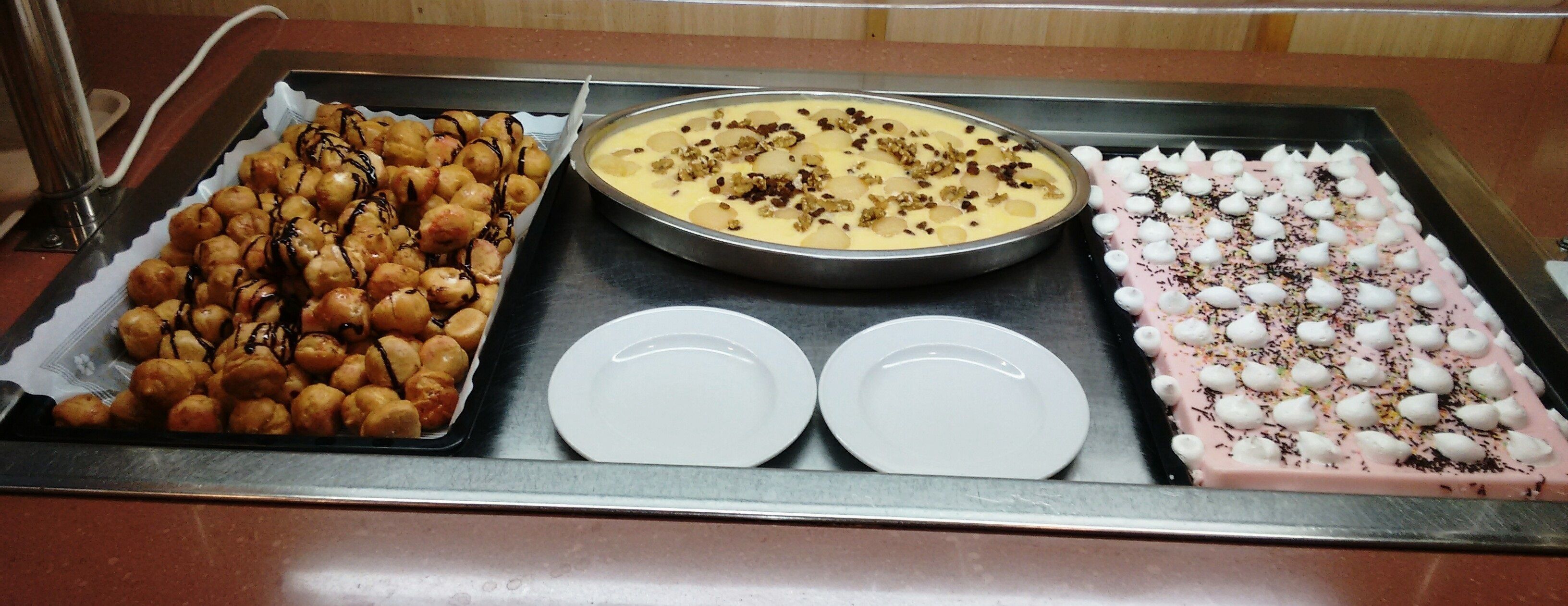 breakfast, lunch and dinner served