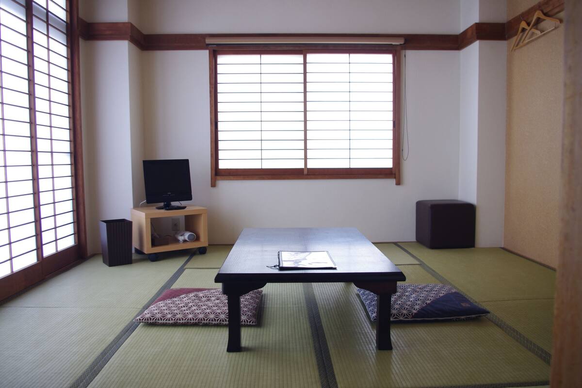 羽绒被、免费 WiFi、床单