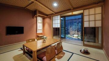 Traditional House, 1 Bedroom, Kitchen, Garden View | Living room | LCD TV