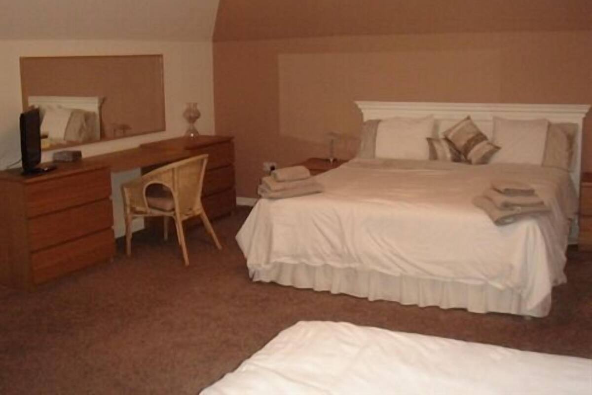 Iron/ironing board (on request), WiFi (free)