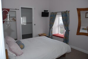 Double Room, Ensuite (Boots) - Rushop Hall (Buxton)