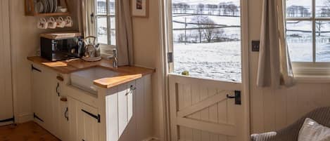 Chambre Romantique, salle de bains attenante (The Hut on the Hill) | Intérieur