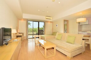 Executive Suite, Non Smoking (2nd Floor) | Garden view - Moon Ocean Ginowan Hotel & Residence (Ginowan)