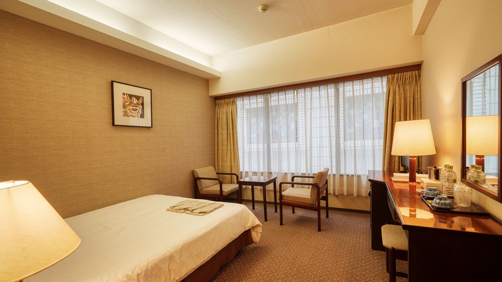 Down duvets, in-room safe, desk, blackout curtains