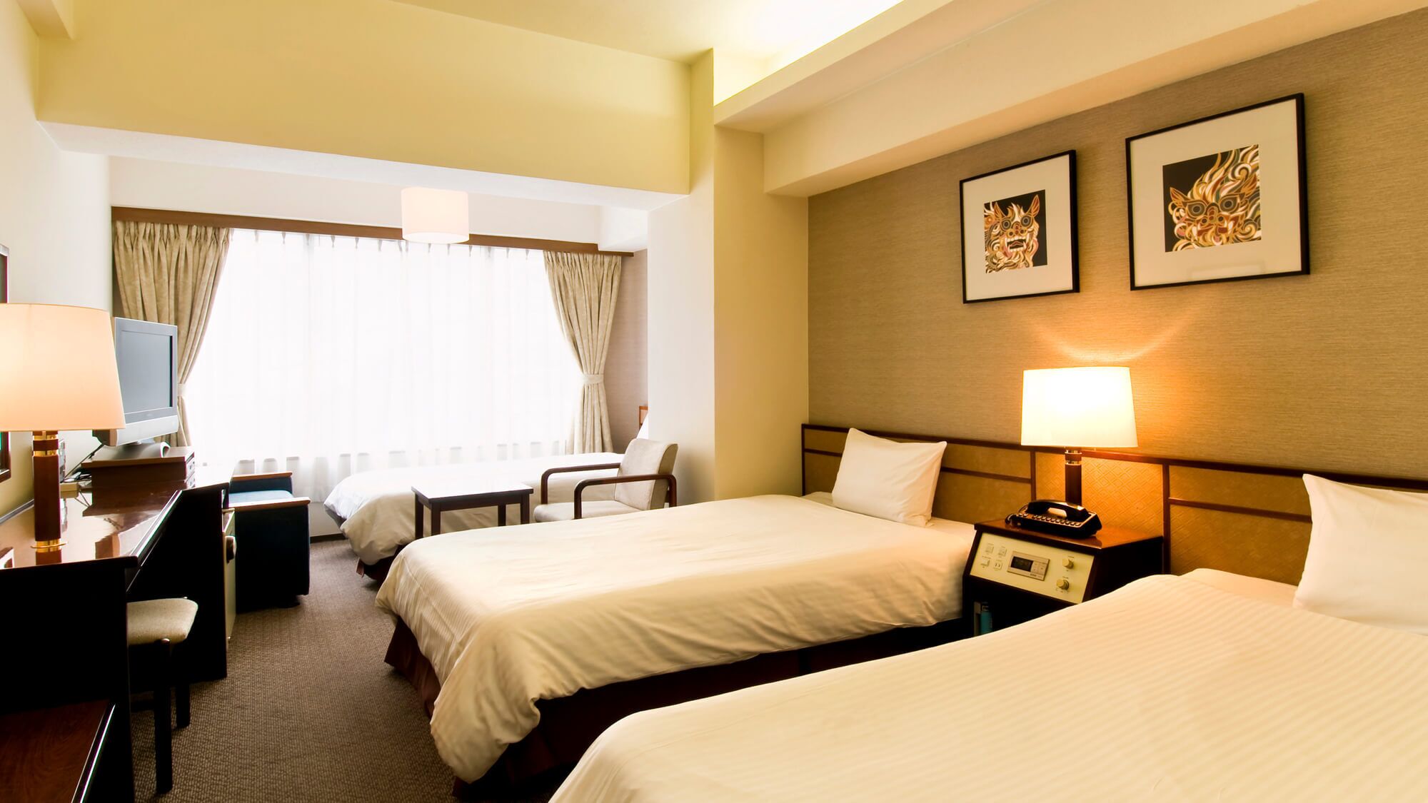 Down duvets, in-room safe, desk, blackout curtains