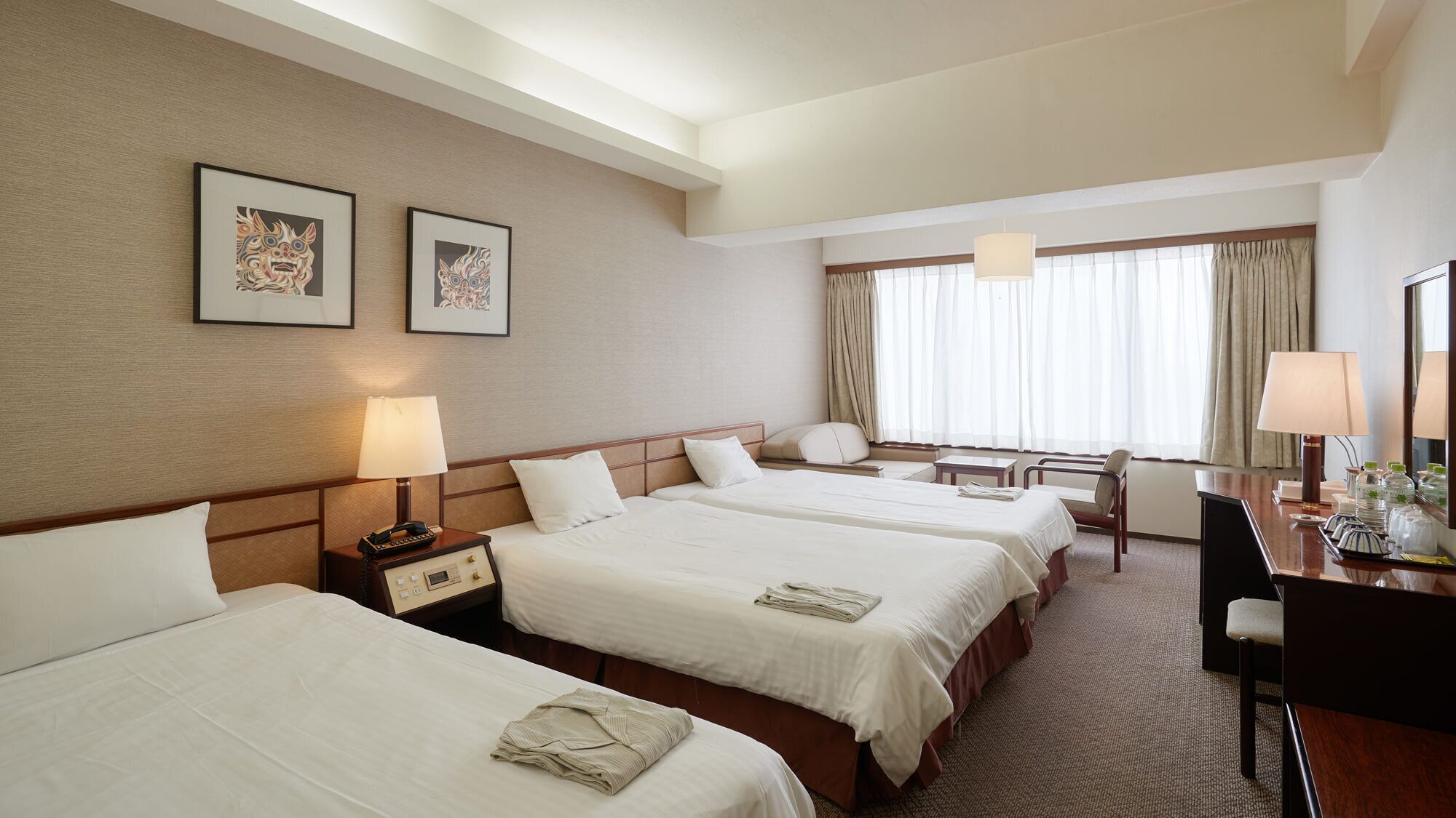 Down duvets, in-room safe, desk, blackout curtains