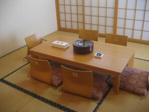 皇家套房, 非吸煙房 | 羽絨被、客房內保險箱、書桌、遮光布/窗簾