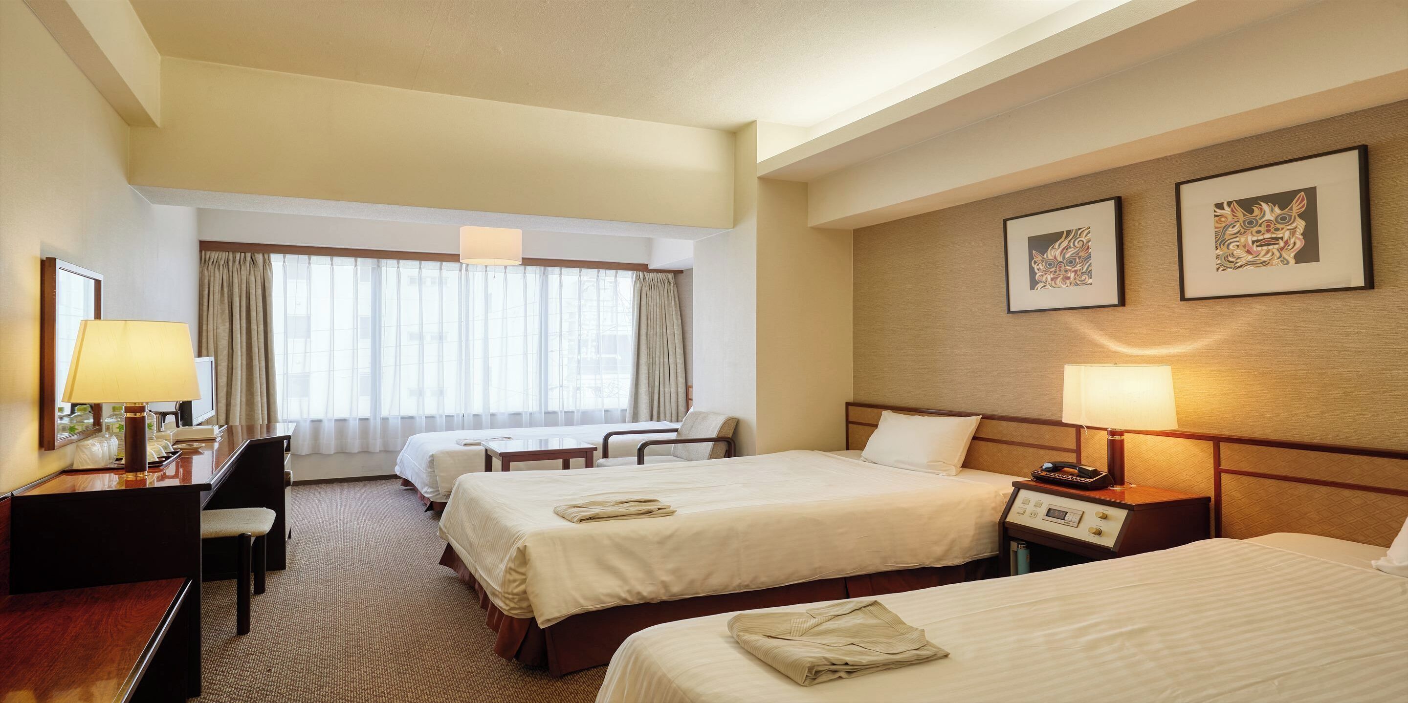 Down duvets, in-room safe, desk, blackout curtains