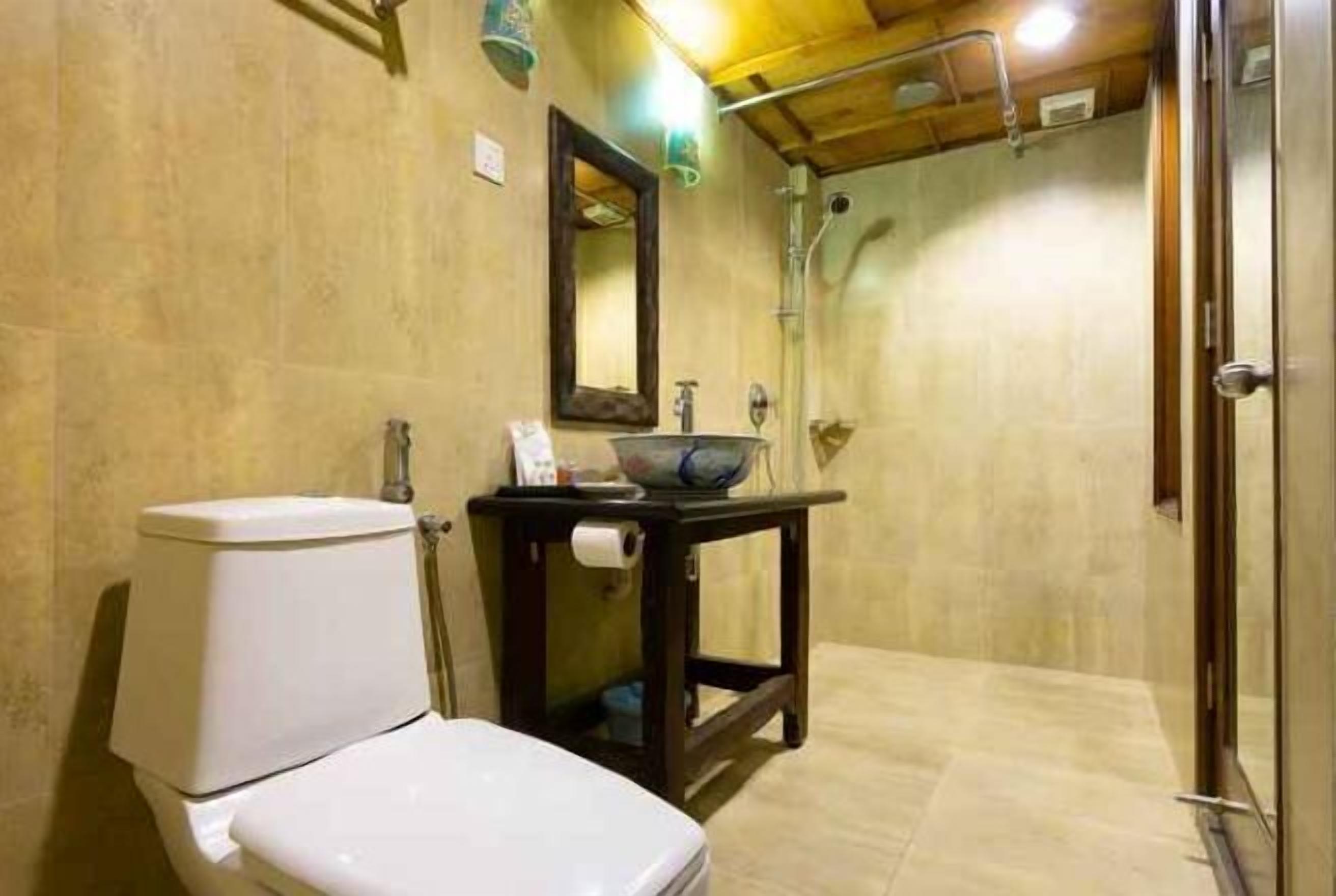 Bad | Dusj, toalettartikler (inkludert), hårføner og badekåper