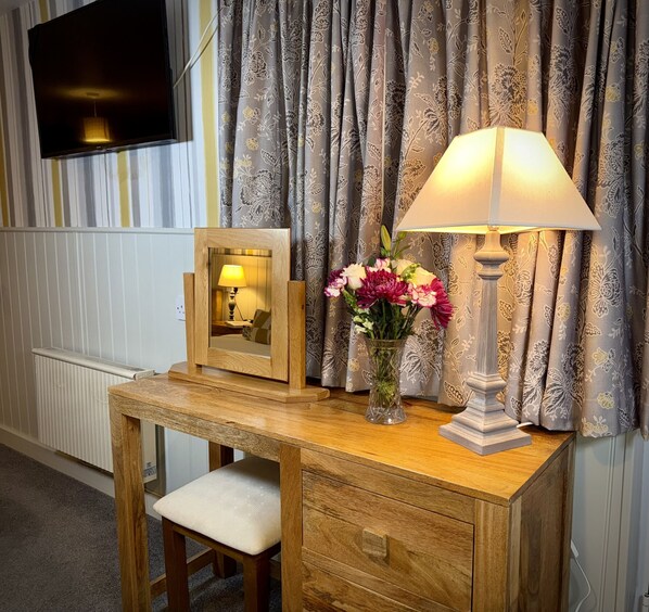 Zweibettzimmer, barrierefrei, mit Bad