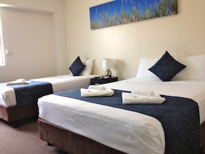 Colchones con pillow-top, decoración personalizada y muebles diferentes