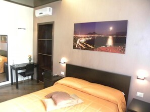 Coffres-forts dans les chambres, bureau, Wi-Fi gratuit, draps fournis