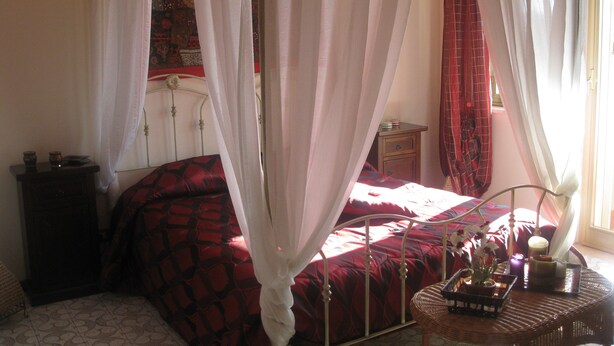 Double Room, Balcony | Select Comfort beds, minibar, desk, iron/ironing board - A Casa di Marco (Catania)