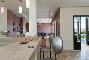 Bar (in der Unterkunft)