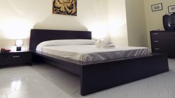 Triple Room, Sea View | Premium bedding, pillow-top beds, individually furnished